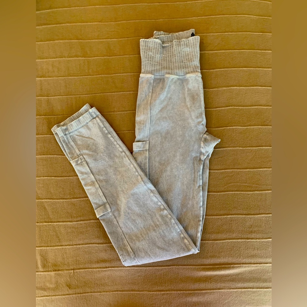 Free people movement leggings.